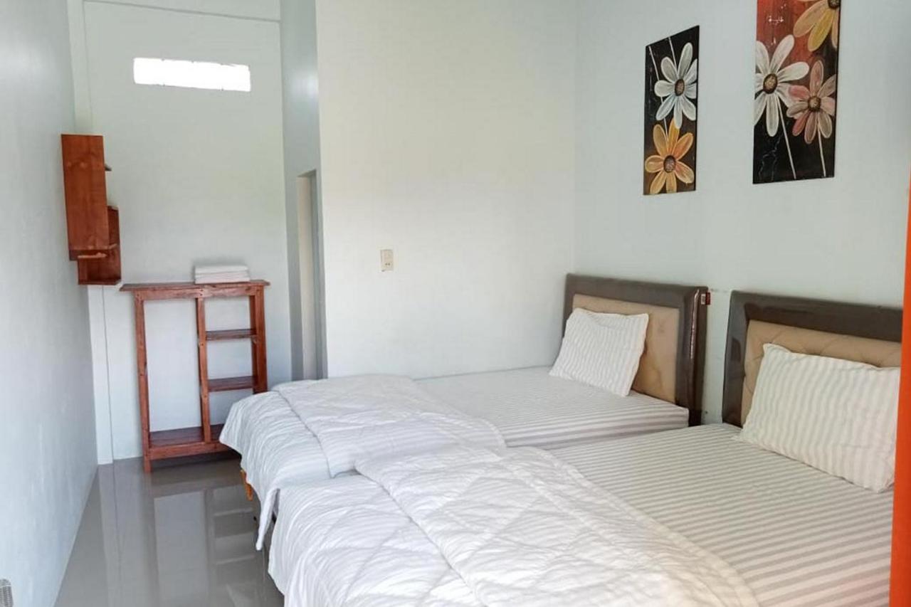 Hotel Anugrah Situngkir 3 Near Creative Hub Pangururan Samosir Redpartner Sinapuran Exterior photo